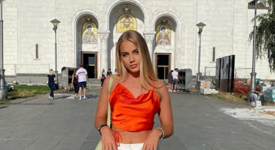 IZAZOVNA HRVATICA JE NAJLJEPŠA FUDBALERKA NA SVIJETU! Slikala se ispred Hrama Svetog Save, uživala u Beogradu (FOTO)