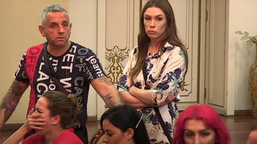 ZBOG OVAKVIH STRADAJU NEDUŽNI! Gavrilović bez pojasa i sa telefonom u ruci divlja po putu dok ga Milijana snima, javnost traži najstrožiju kaznu!