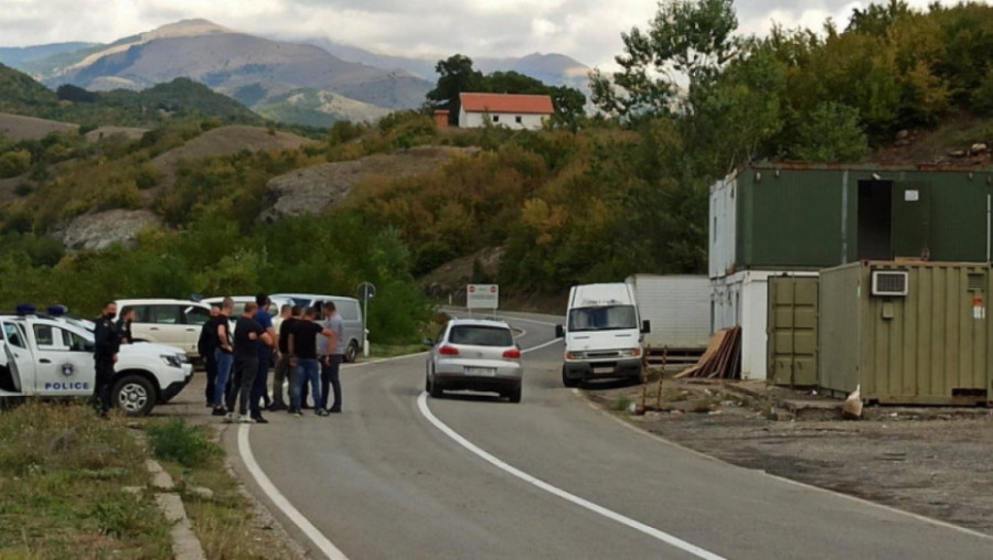 LAŽNE VIJESTI DOLAZE IZ PRIŠTINE Eksplozivne naprave bačene na Jarinje?
