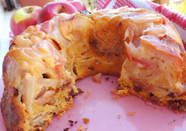BAKIN DOMAĆI KOLAČ Kolač sa jabukama, ukusniji od torte i baklave (VIDEO)