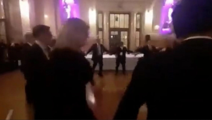 NESVRSTANI SE SVRSTALI U KOLU Veselje u Domu Narodne skupštine Srbije (VIDEO)