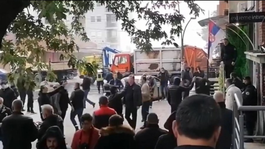 ROSU JE BIO BRUTALAN Preplašeni građani otkrili istinu o jezivom napadu u Kosovskoj Mitrovici!