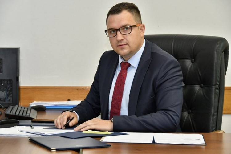 Lučić: SKRNAVLJENJE SPOMENIKA SRPSKIH BORACA oblik zastrašivanja