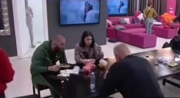 JEL SI IM REKLA DA SI TRUDNA? Mensur se hvali na sva usta, a onda otkrio kakav mu je se*s sa maloljetnom Milicom i sve šokirao!