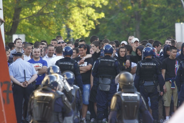 SPRIJEČEN SUKOB NAVIJAČA U BANJALUCI Na teren izašla policija i žandarmerija