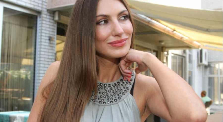 RAZVELA SE OD OPASNOG MOMKA, PA POSTALA POSLANICA! Evo ko je Nevena Stamenković, modelsica koja je sinoć završila u Lazi Lazareviću!