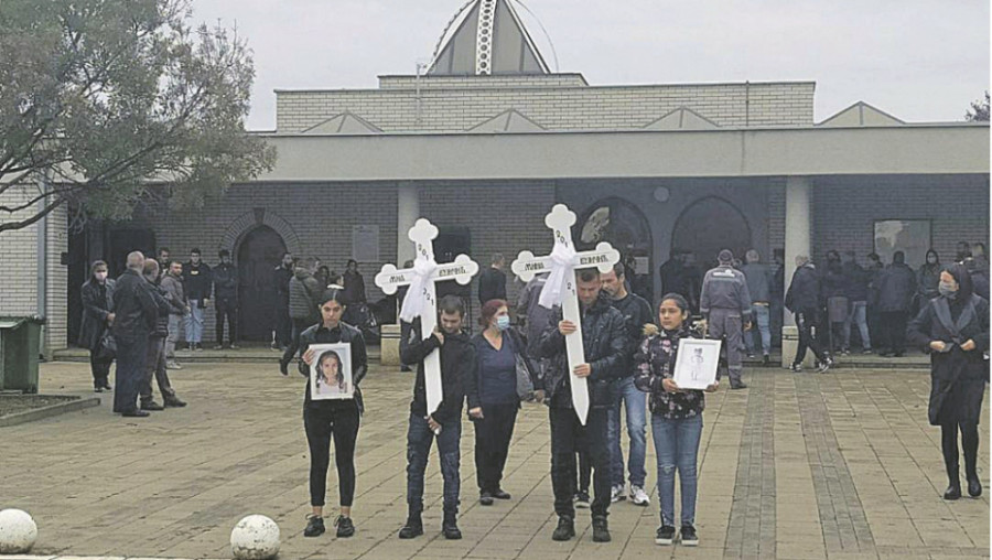 TEŠKA SUDBINA CIJELE PORODICE, SUZE SAME IDU Majka nastradalih djevojčica iz Obrenovca pokušala da se ubije
