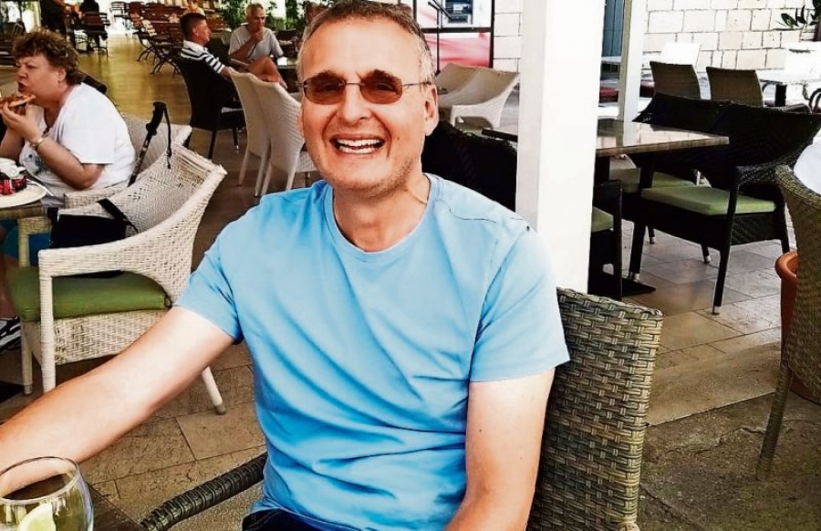 AUTOR KULTNE SERIJE "SVI VOLE REJMONDA" U TAJNOSTI BORAVI U HRVATSKOJ: "Oduševili su me ćevapi i burek"