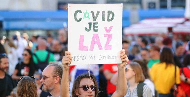 POLA HRVATA MISLI DA VLADE STVARAJU VIRUSE da bi kontrolisale slobode ljudi