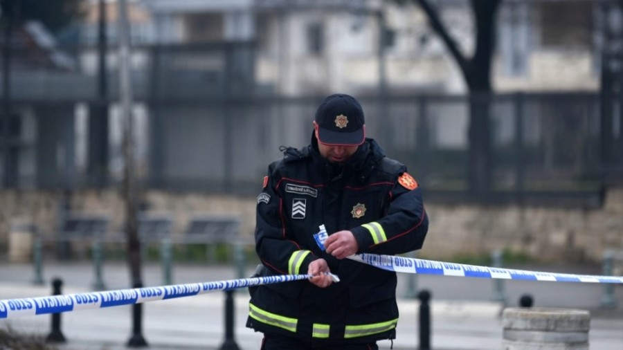STRAVIČNO SAMOUBISTVO U SUBOTICI: Muškarac prerezao sebi vrat motornom testerom!
