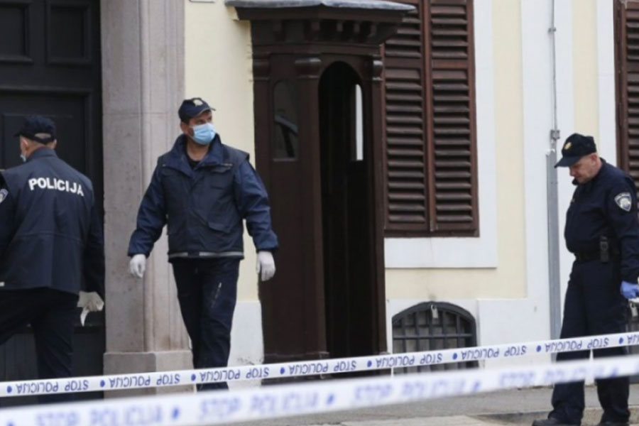 ČUVAO GA OČUH, MAJKA BILA U CRKVI Dječak (3) iz Siska preminuo poslije pada iz kreveca