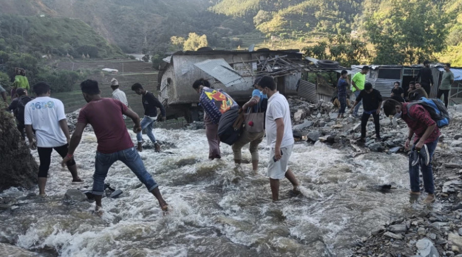 STRAŠNO! POPLAVE U  U INDIJI I NEPALU Poginulo više od 150 ljudi