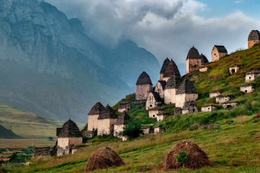 ZAVIRITE U MISTERIOZNI RUSKI "GRAD MRTVIH": U ovim kućicama nalaze se obučeni ostaci oko 10.000 ljudi (FOTO)