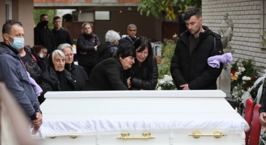 BAKA STOJANKA O MOTIVU UBISTVA ĐOKIĆA: Kad su odlazili unuka mi je...