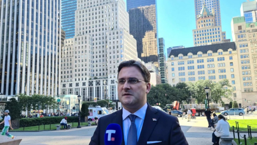 SELAKOVIĆ PORUČIO VJOSI: Morate da ustanete kada pominjete Vučića, jer on je i vaš predsjednik!