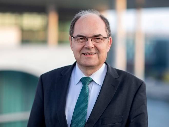 OHR I "OKTROISANJE" IZBORNOG ZAKONA Šmit poručio: Neka se niko ne nada Dejtonu dva