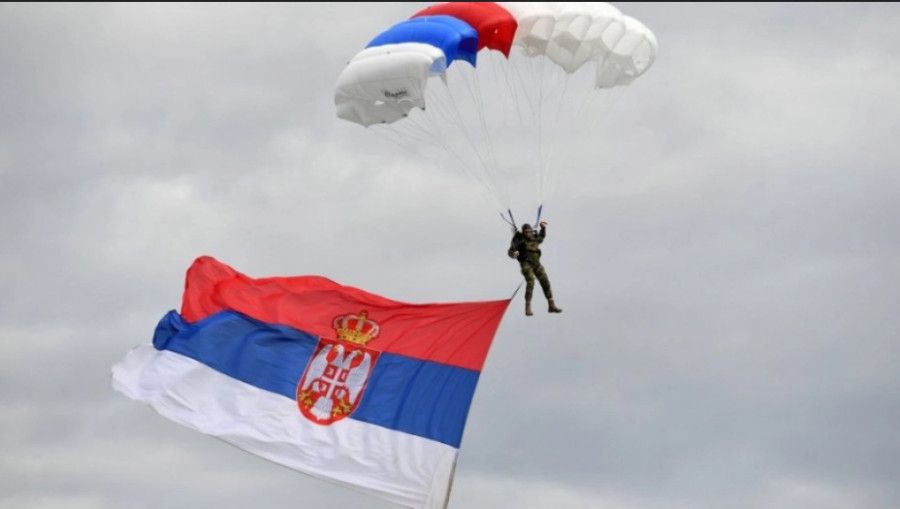 VUČIĆ PRIKAZAO MOĆNO ORUŽJE Neprijatelji strahuju pred silom koju ima Srbija!