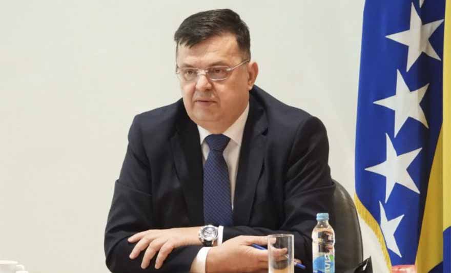 "PREKRŠIO ZAKON O ODBRANI BiH" Tegeltija Parlamentu BiH dostavio odluku o smjeni ministra Podžića