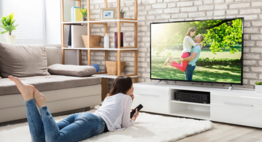 JEDNOSTAVNO I EFIKASNO: Očistite TV ekran na ovaj način i očistite otiske prstiju i prašinu