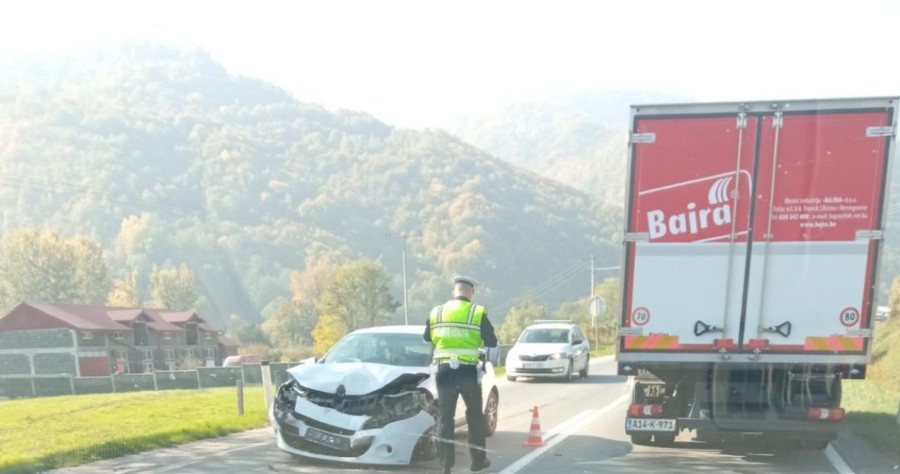 TEŠKA NESREĆA U BIH: Sudar četiri vozila, jedna osoba povrijeđena!