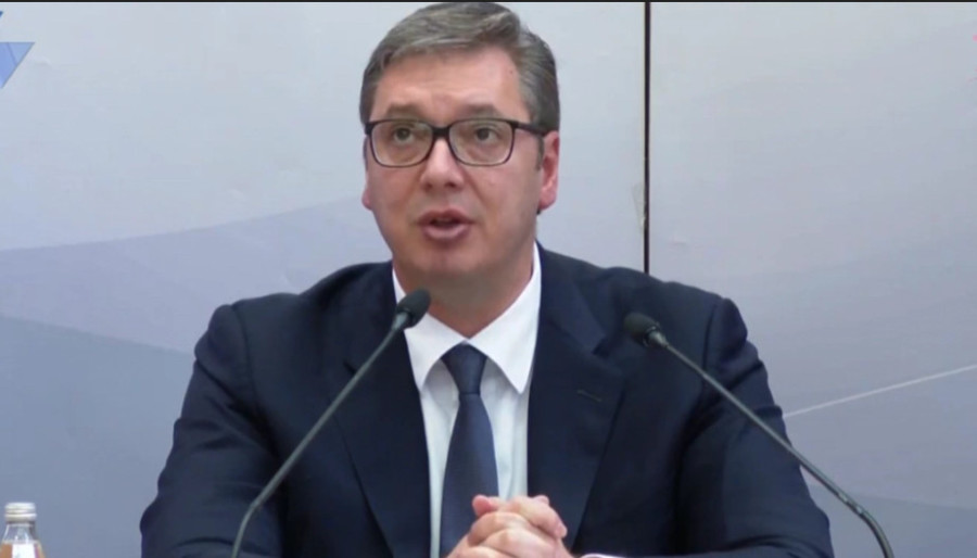 DOK JEDNI U SAD PLJUJU SRBE SA KOSOVA, DRUGI NA TO NE PRISTAJU Vučić: Nema vlasti i novca koji bi mi bio važniji od naroda!