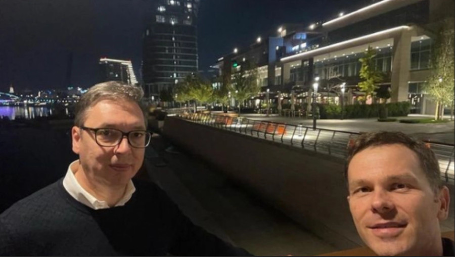 SINIŠA MALI NATJERAO PREDSJEDNIKA SRBIJE DA IZAĐE IZ ČETIRI ZIDA Objavio fotografiju sa Vučićem, ovo im je omiljena lokacija u Beogradu (FOTO)