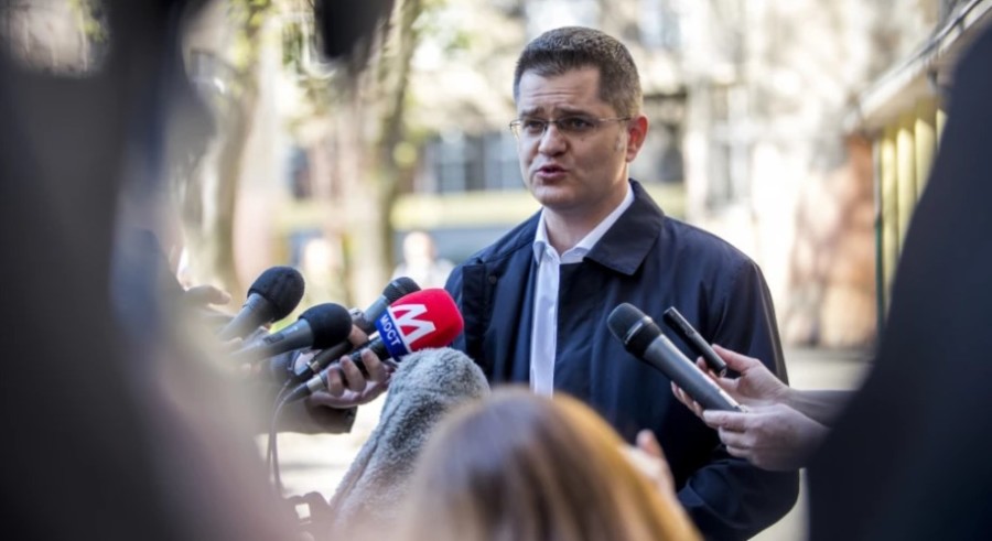 VUK JEREMIĆ SE OKRUŽIO PADAVIČARIMA Izaberi goreg od sebe da te nikad ne smijeni! (VIDEO)