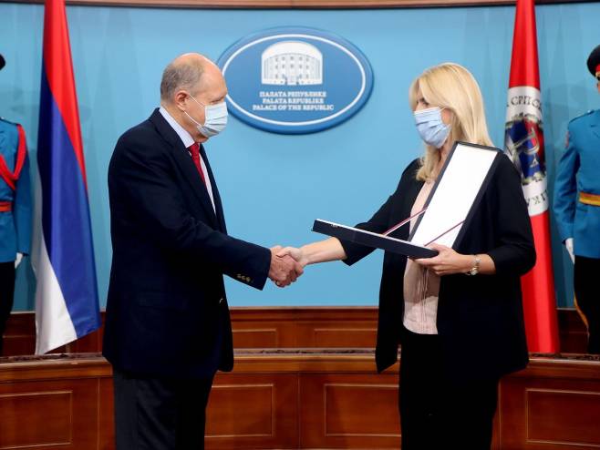 RUSKI ONKOLOZI U BANJALUCI Predsjednica Srpske odlikovala doktora Moisejenka