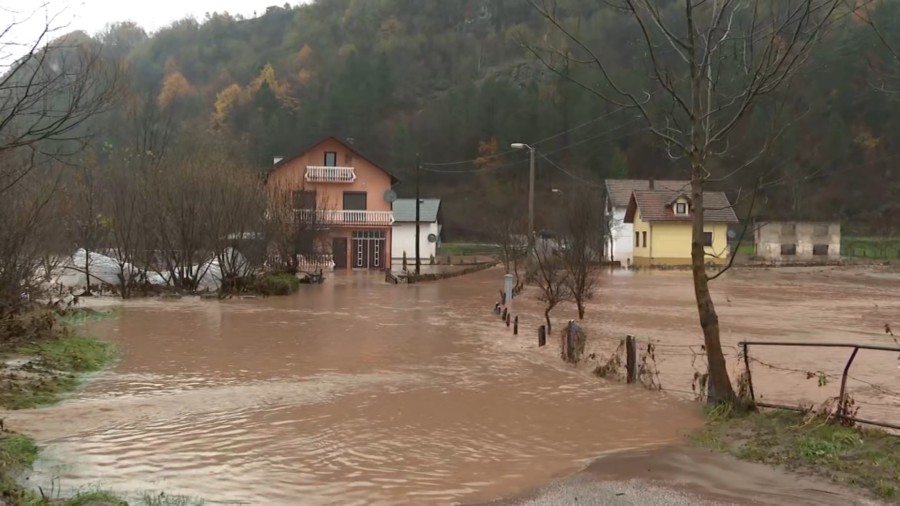 POPLAVE ZADALE TEŽAK UDARAC: Stanovništvo Sarajevsko-romanijske regije sabira štetu! (VIDEO)