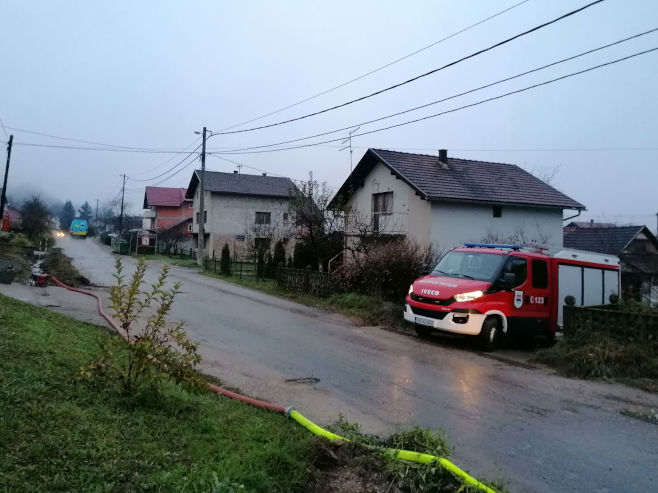 BURNA NOĆ! KIŠA POPLAVILA OKOLNA NASELJA, meteorolozi najavljuju nove padavine