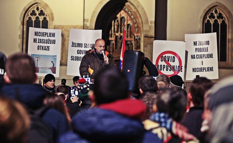 NOVI PROTESTI U HRVATSKOJ. Plenkoviću u autu vikali: "Mrš iz Hrvatske, smeće"
