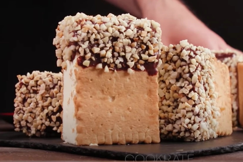 RECEPT DANA: Sendvič kolač bez pečenja - preukusna poslastica sa kremastim vanila filom spremna očas posla!