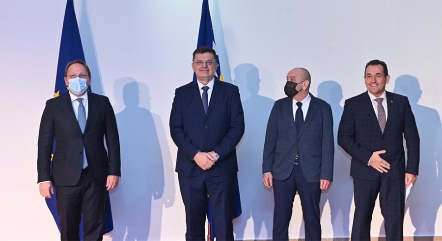VARHELJI: BiH nema vremena za gubljenje!