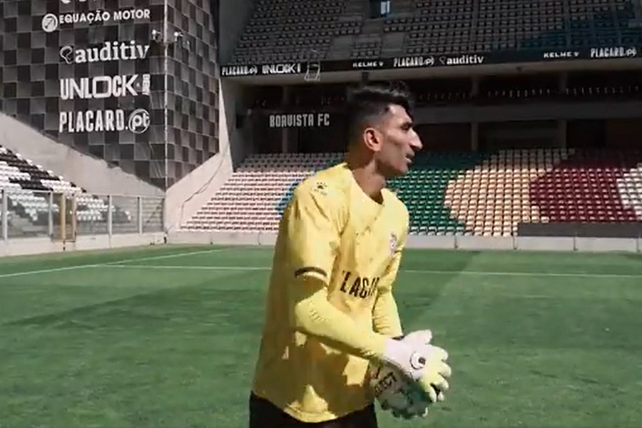 OD BESKUĆNIKA DO SVJETSKOG REKORDERA: Ljudski katapult na fudbalskom terenu! (VIDEO)