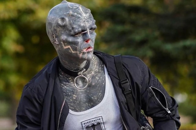TETOVAŽAMA PREKRIO CIJELO TIJELO Izrezao jezik i uklonio nos: Razlog bizaran!