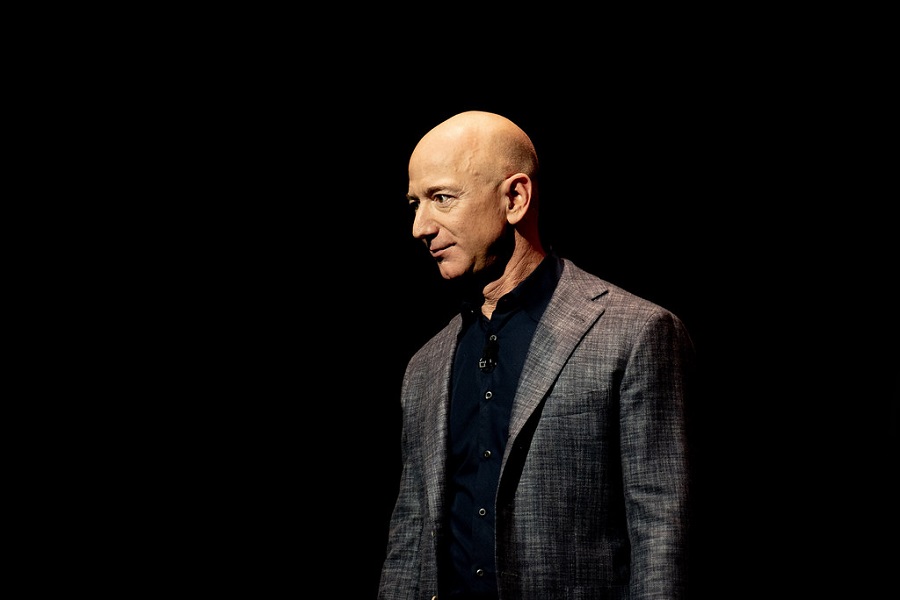 BEZOS IMA MRAČAN PLAN ZA ČOVJEČANSTVO! Svi će živjeti u svemiru, a Zemlji će biti ograničen pristup! Vlasnik Amazona ponovo šokirao