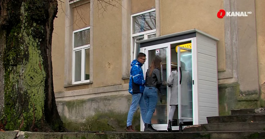 „FRIŽIDER DOBROTE“ U LIVNU Gimnazijalci smislili kako da pomognu siromašnim sugrađanima
