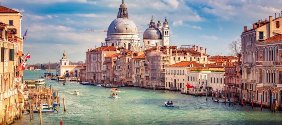 IMA LI ŠTA LJEPŠE OD PUDERASTIH PLAŽA I TIRKIZNO ČISTOG MORA? Grad u Italiji nudi 30.000 evra ljudima da se dosele