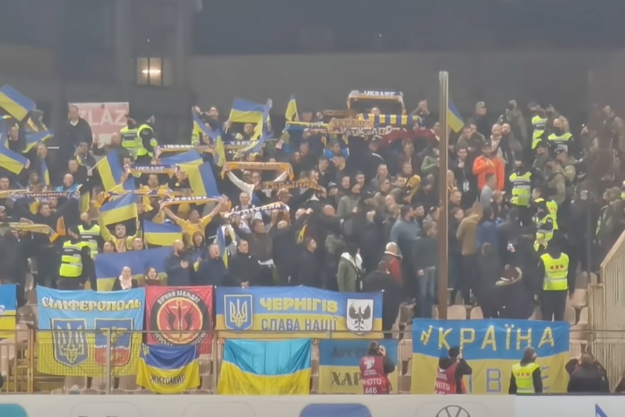 ZASTAVA OKRENUTA NAOPAKO izazvala skandal, "Fanatikosi" htjeli tuču! (VIDEO)