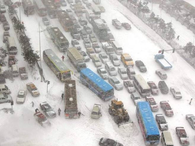 NAJVEĆE SNJEŽNE PADAVINE u posljednjih 116 godina (FOTO/VIDEO)