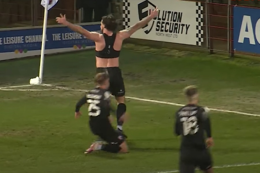 IMAMO GOL GODINE! Nevjerovatan pogodak viđen u Engleskoj! (VIDEO)