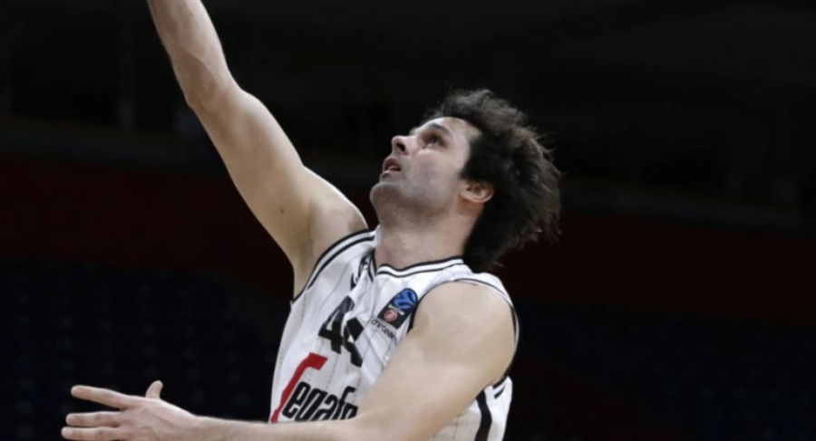 KAPITEN MILOŠ TEODOSIĆ pridružio se "orlovima"