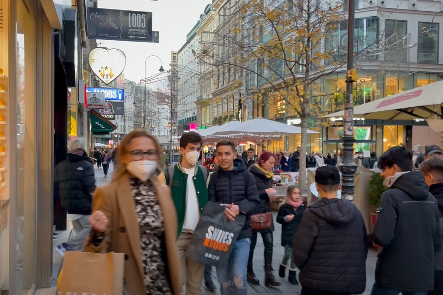 AUSTRIJA ZAKLJUČANA: Obavezna vakcinacija od 1. februara za sve građane