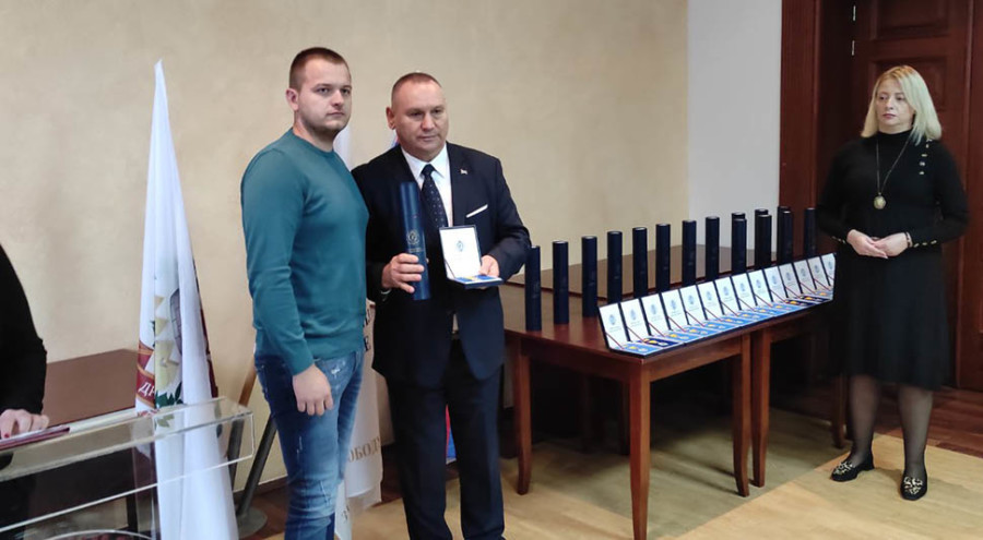Posthumno odlikovana 22 BORCA VOJSKE REPUBLIKE SRPSKE