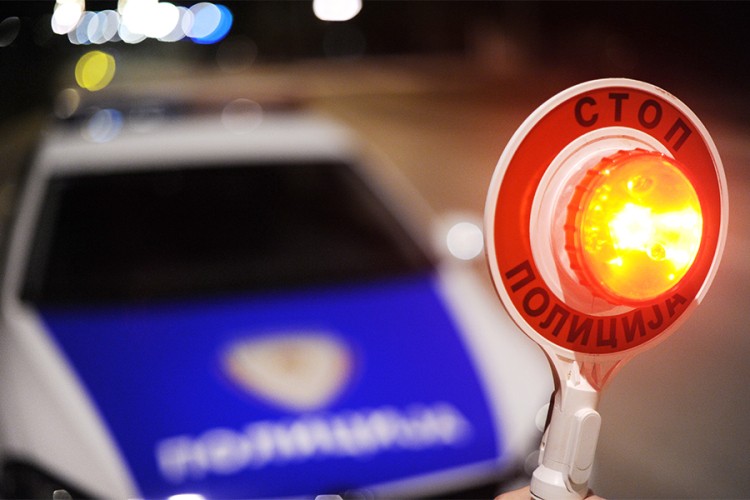 Vozač i suvozač TEŠKO POVRIJEĐENI U SLIJETANJU GOLFA kod Sokoca