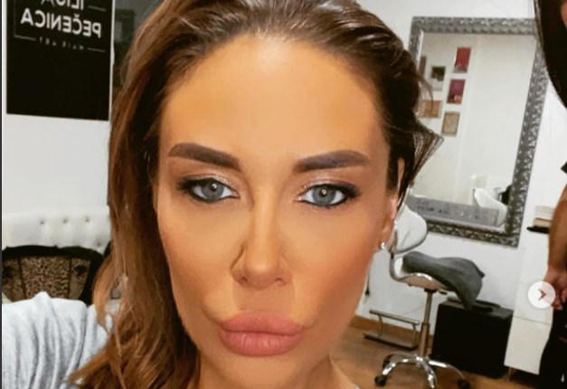 ANA NIKOLIĆ PROMOVIŠE VAKCINE! "Uh što me ubode"!
