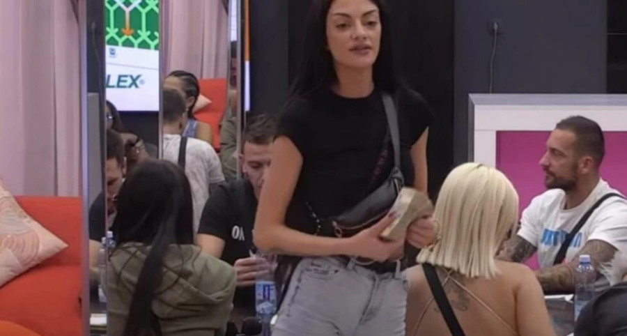 JEDVA DISALA, ODUZELA JOJ SE LIJEVA RUKA! Tara Simov u predinfarktnom stanju nakon sukoba sa Mensurom!