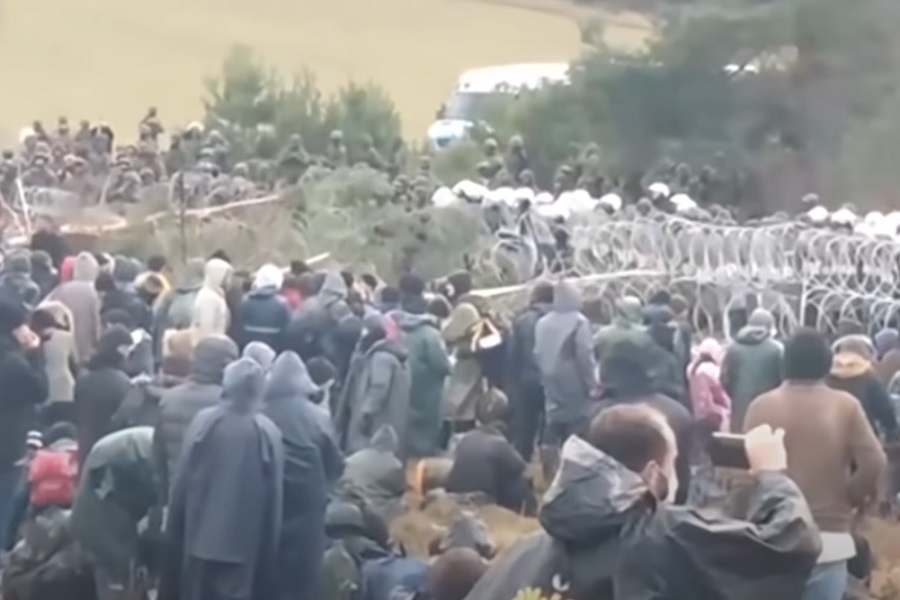 KIJEV ŠALJE HELIKOPTERE, vojnike i policajce na granicu!