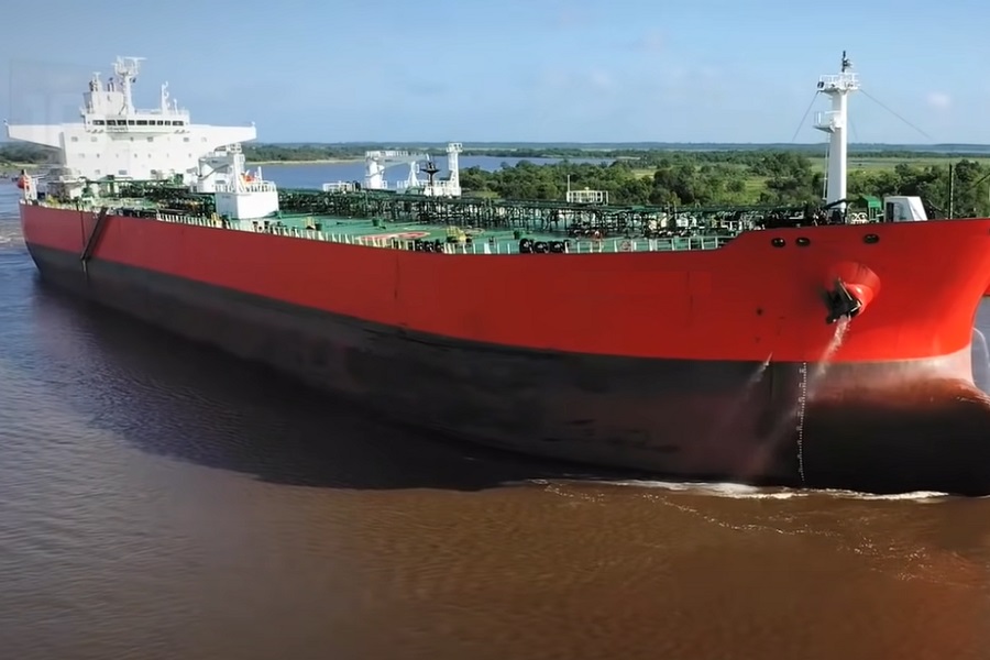 SPRIJEČEN NAPAD pirata na naftni tanker!