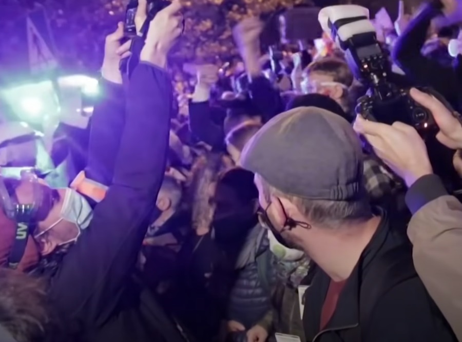 ODATA POČAST djevojci preminuloj zbog zakona u Poljskoj!
